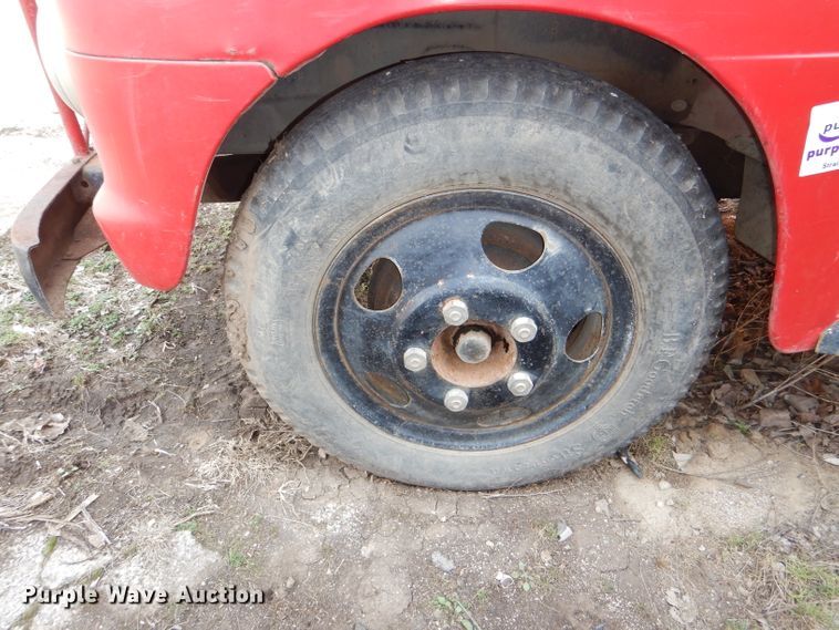 image for item DE0075 1952 Ford F5 fire truck