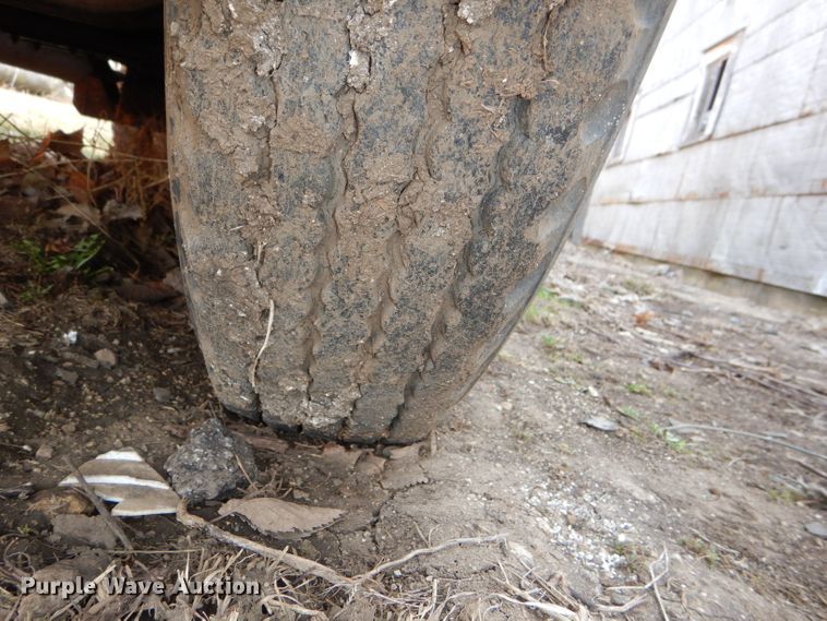 image for item DE0075 1952 Ford F5 fire truck