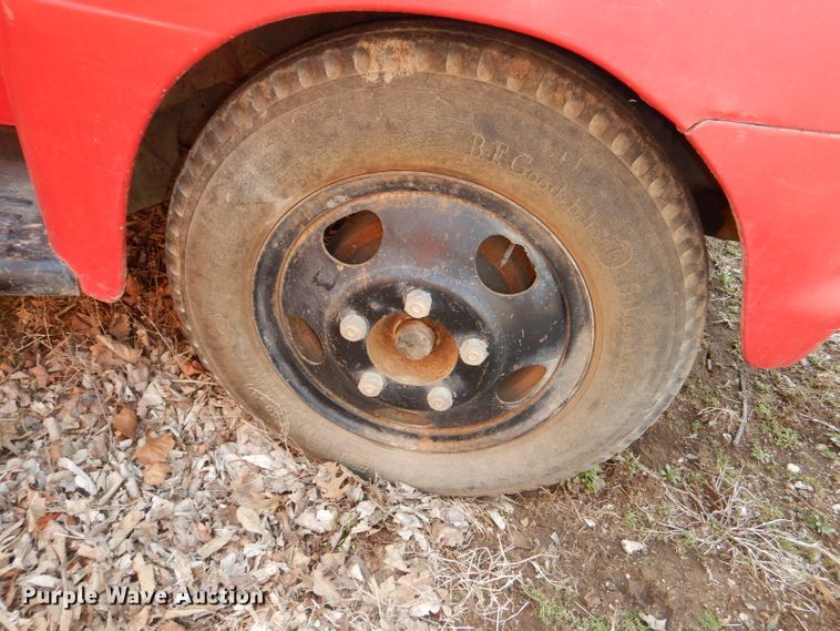 image for item DE0075 1952 Ford F5 fire truck