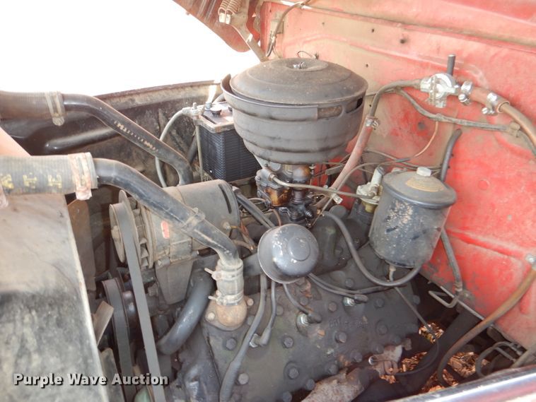 image for item DE0075 1952 Ford F5 fire truck