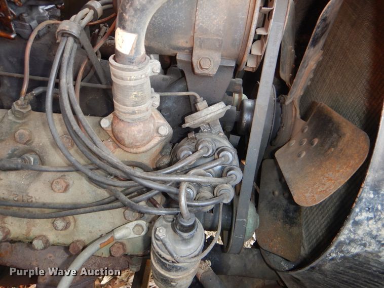 image for item DE0075 1952 Ford F5 fire truck