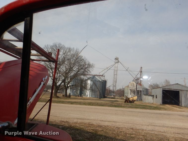 image for item DE0075 1952 Ford F5 fire truck