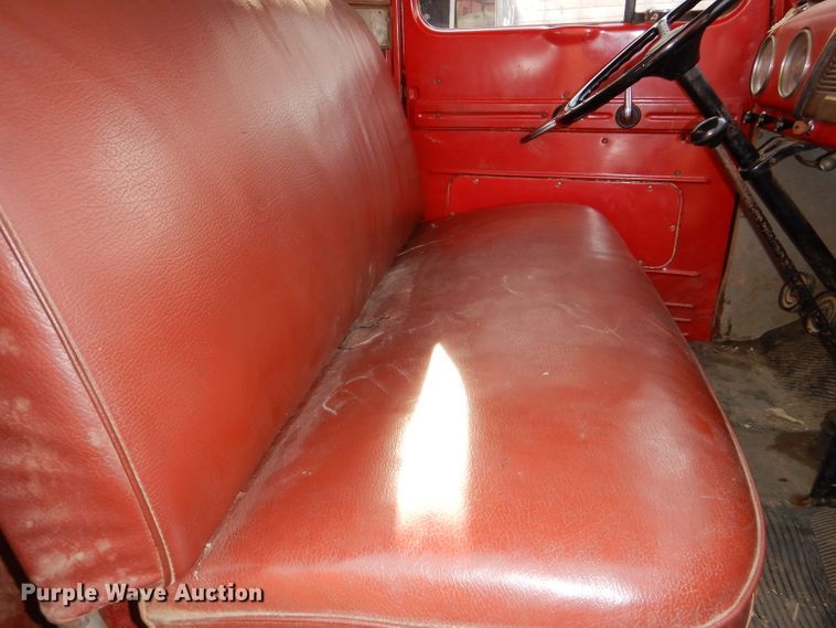 image for item DE0075 1952 Ford F5 fire truck