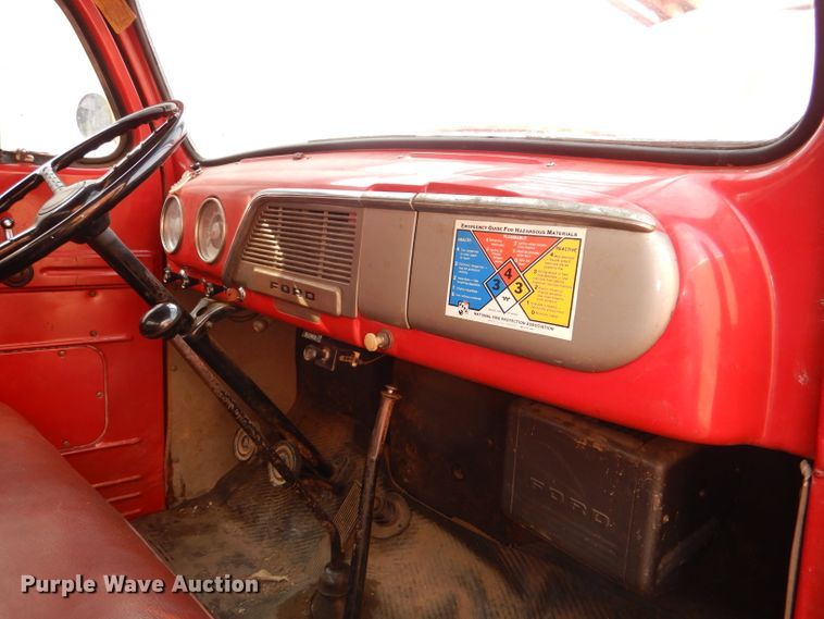 image for item DE0075 1952 Ford F5 fire truck