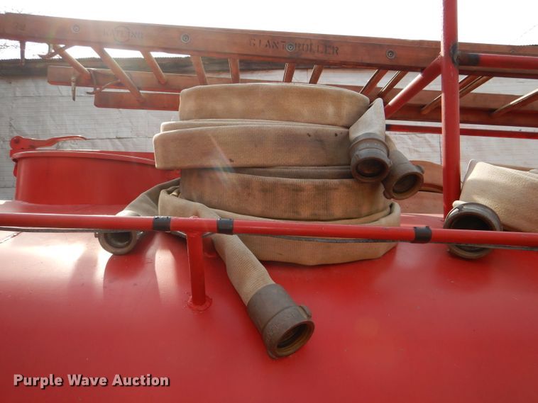 image for item DE0075 1952 Ford F5 fire truck