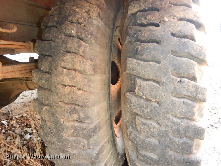 image for item DE0075 1952 Ford F5 fire truck