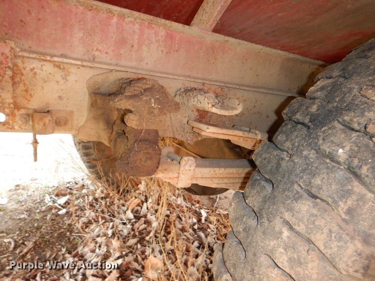 image for item DE0075 1952 Ford F5 fire truck