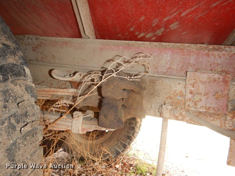 image for item DE0075 1952 Ford F5 fire truck