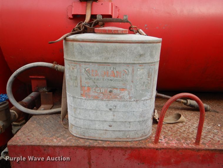 image for item DE0075 1952 Ford F5 fire truck