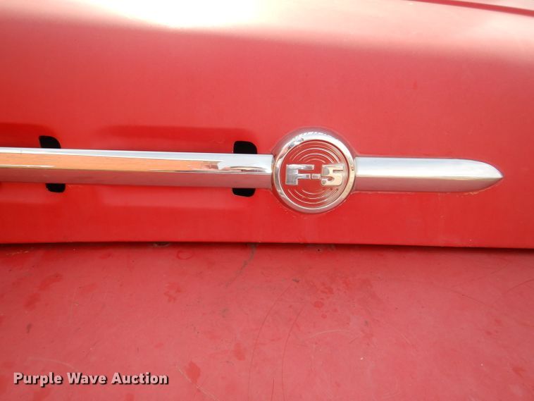 image for item DE0075 1952 Ford F5 fire truck