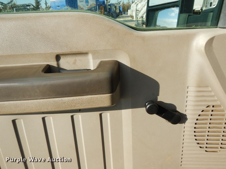 image for item DE4202 2008 Ford F450 Super Duty XL Crew Cab utility truck