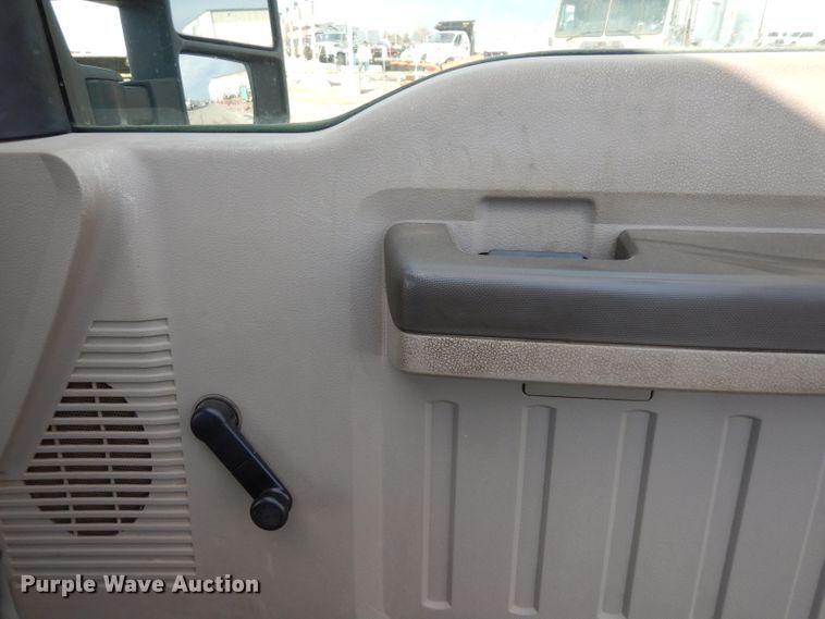 image for item DE4202 2008 Ford F450 Super Duty XL Crew Cab utility truck