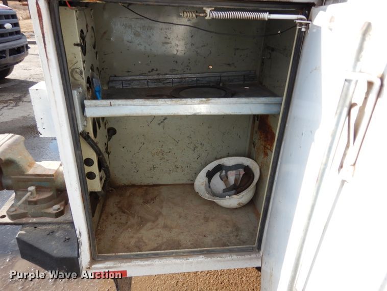 image for item DE4202 2008 Ford F450 Super Duty XL Crew Cab utility truck