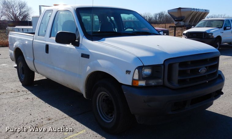 image for item DE4214 2002 Ford F250 Super Duty XL SuperCab pickup truck