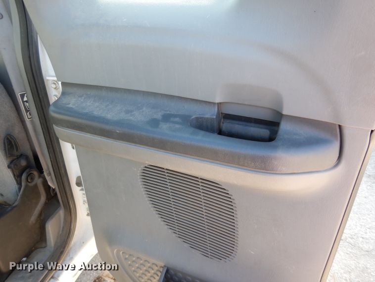 image for item DE4214 2002 Ford F250 Super Duty XL SuperCab pickup truck