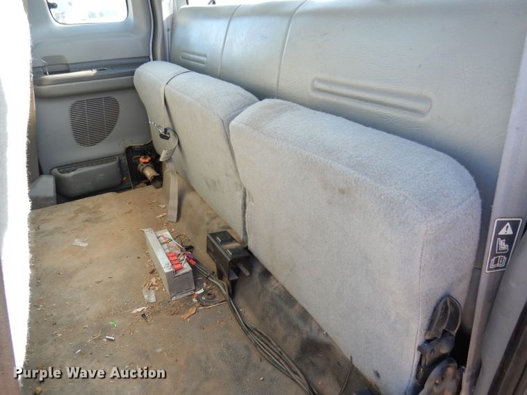 image for item DE4214 2002 Ford F250 Super Duty XL SuperCab pickup truck