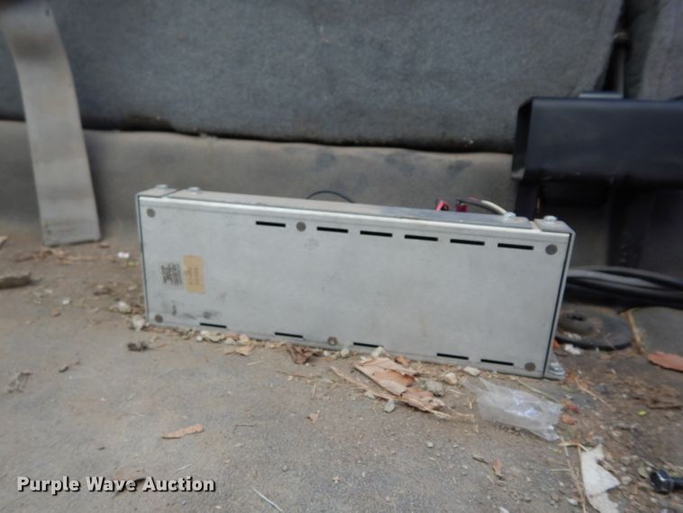 image for item DE4214 2002 Ford F250 Super Duty XL SuperCab pickup truck