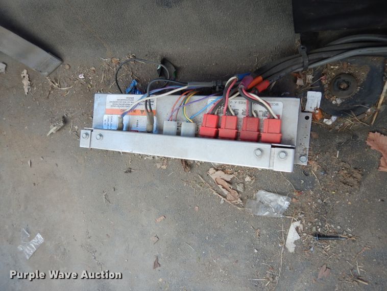 image for item DE4214 2002 Ford F250 Super Duty XL SuperCab pickup truck