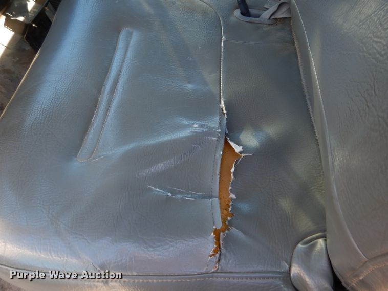 image for item DE4214 2002 Ford F250 Super Duty XL SuperCab pickup truck