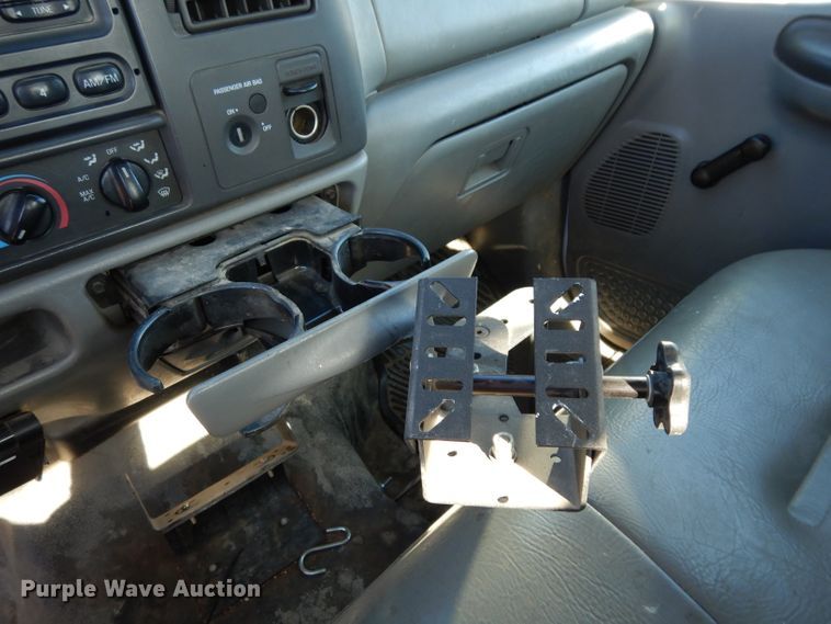 image for item DE4214 2002 Ford F250 Super Duty XL SuperCab pickup truck