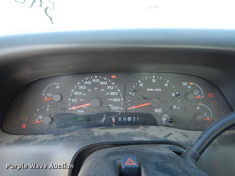 image for item DE4214 2002 Ford F250 Super Duty XL SuperCab pickup truck