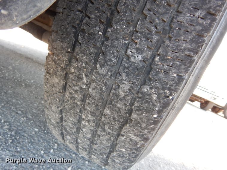 image for item DE4214 2002 Ford F250 Super Duty XL SuperCab pickup truck