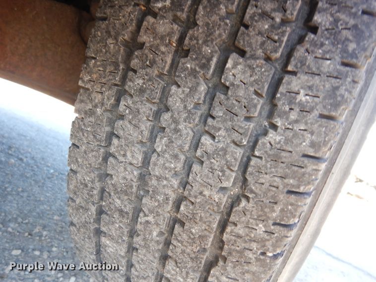 image for item DE4214 2002 Ford F250 Super Duty XL SuperCab pickup truck