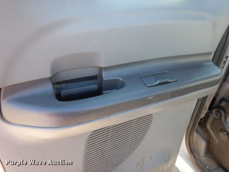 image for item DE4214 2002 Ford F250 Super Duty XL SuperCab pickup truck