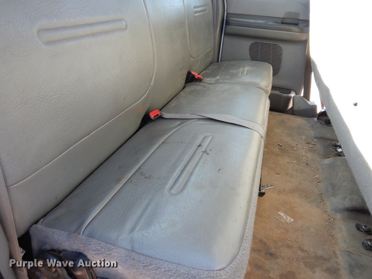 image for item DE4214 2002 Ford F250 Super Duty XL SuperCab pickup truck