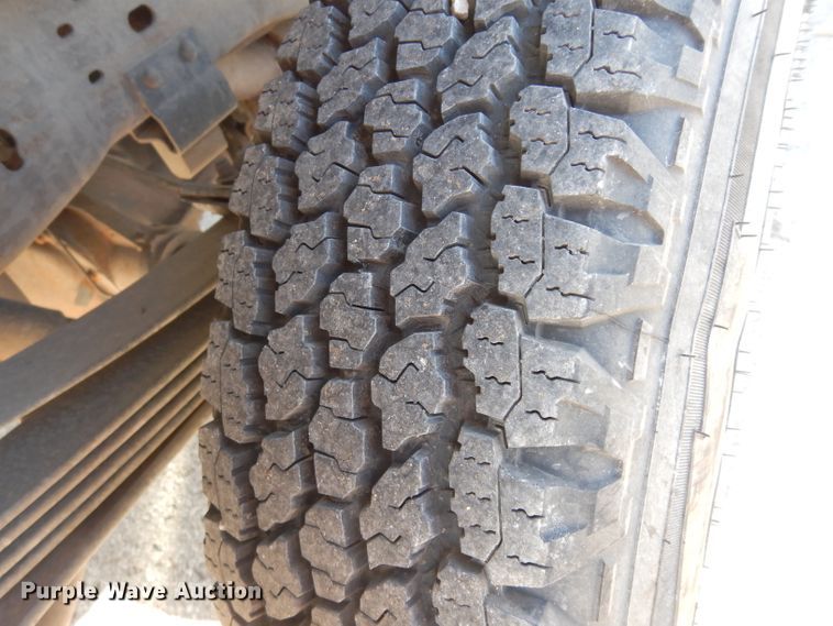 image for item DE4214 2002 Ford F250 Super Duty XL SuperCab pickup truck