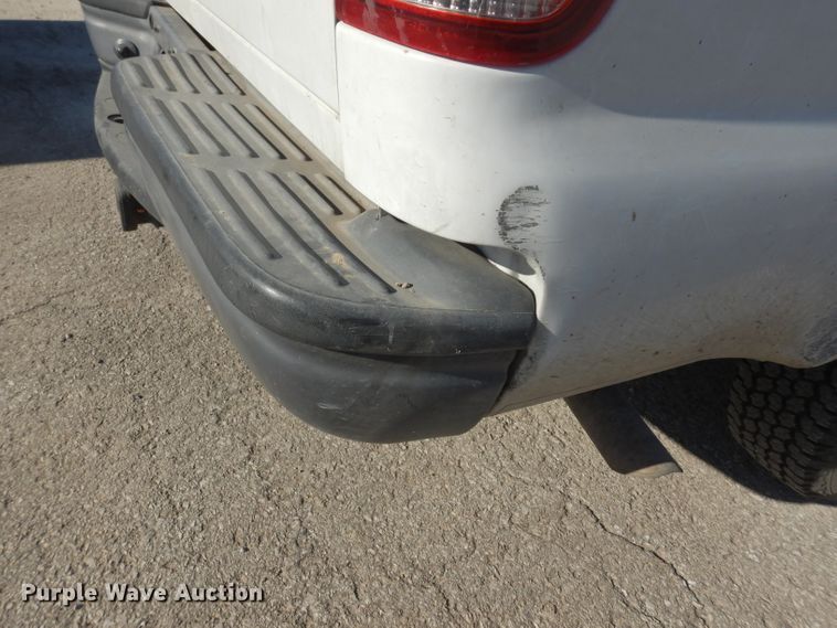 image for item DE4214 2002 Ford F250 Super Duty XL SuperCab pickup truck