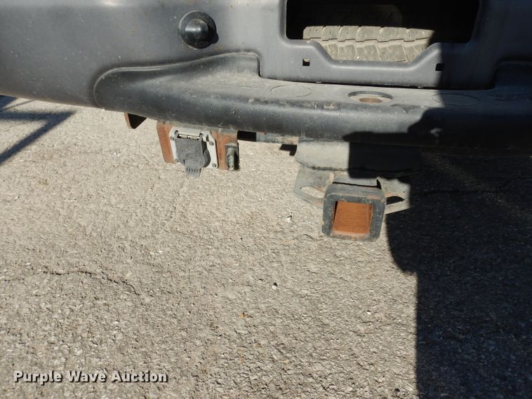 image for item DE4214 2002 Ford F250 Super Duty XL SuperCab pickup truck