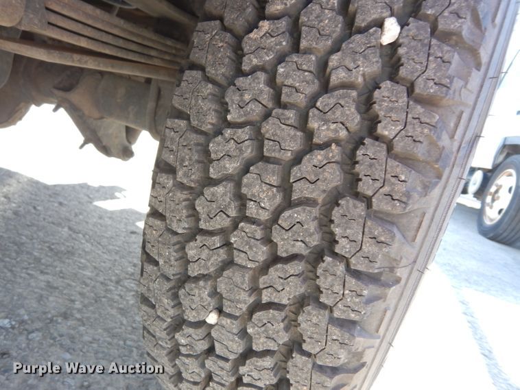 image for item DE4214 2002 Ford F250 Super Duty XL SuperCab pickup truck