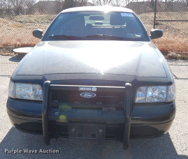image for item DE4220 2011 Ford Crown Victoria Police Interceptor