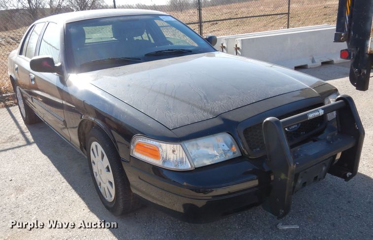 image for item DE4220 2011 Ford Crown Victoria Police Interceptor