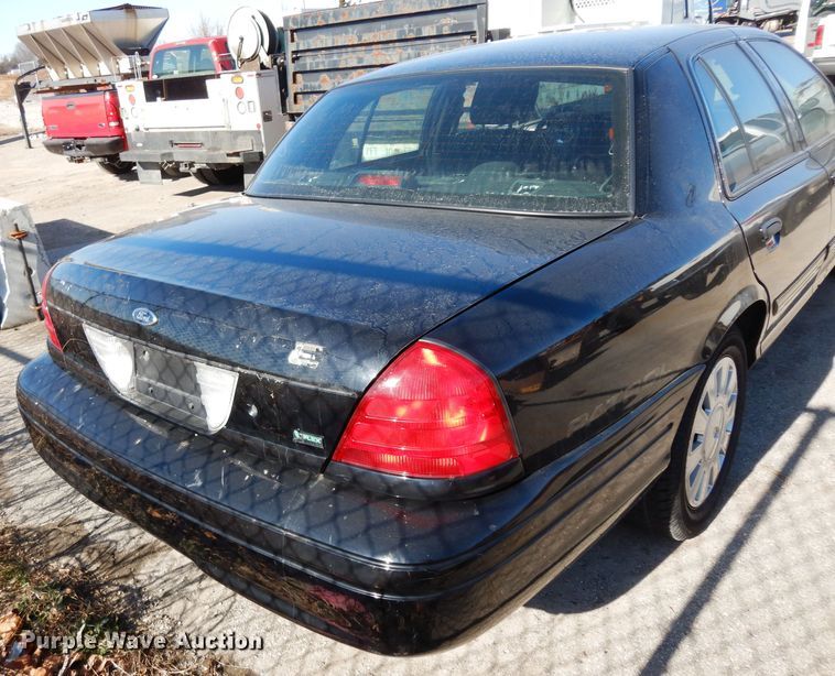 image for item DE4220 2011 Ford Crown Victoria Police Interceptor