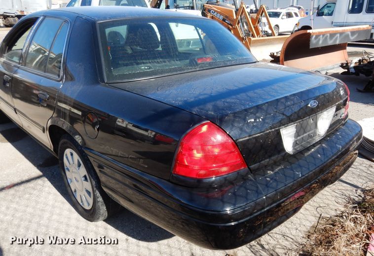 image for item DE4220 2011 Ford Crown Victoria Police Interceptor
