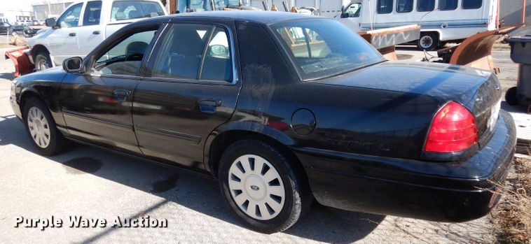 image for item DE4220 2011 Ford Crown Victoria Police Interceptor