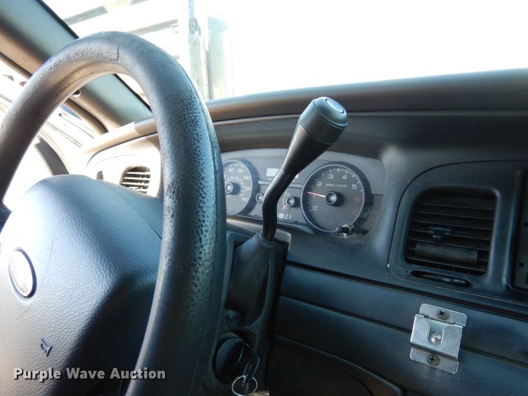 image for item DE4220 2011 Ford Crown Victoria Police Interceptor