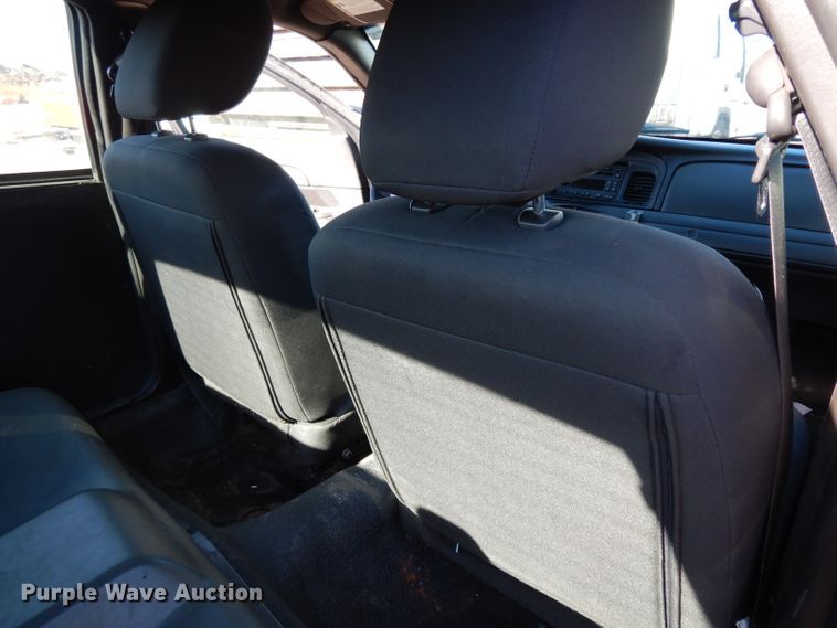 image for item DE4220 2011 Ford Crown Victoria Police Interceptor