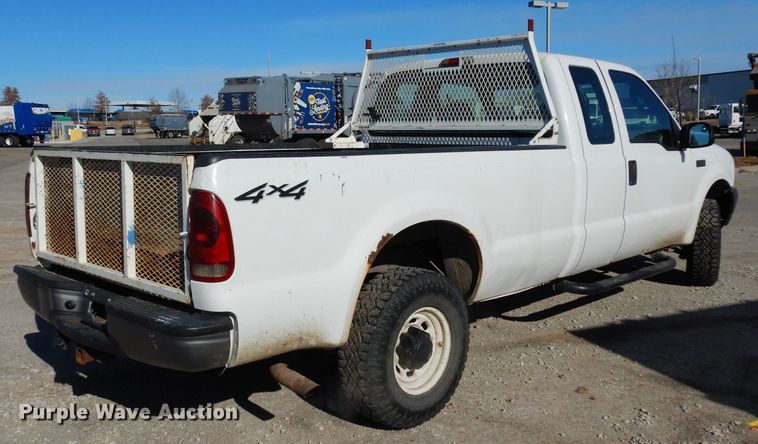 image for item DE4221 2003 Ford F250 Super Duty XL SuperCab pickup truck