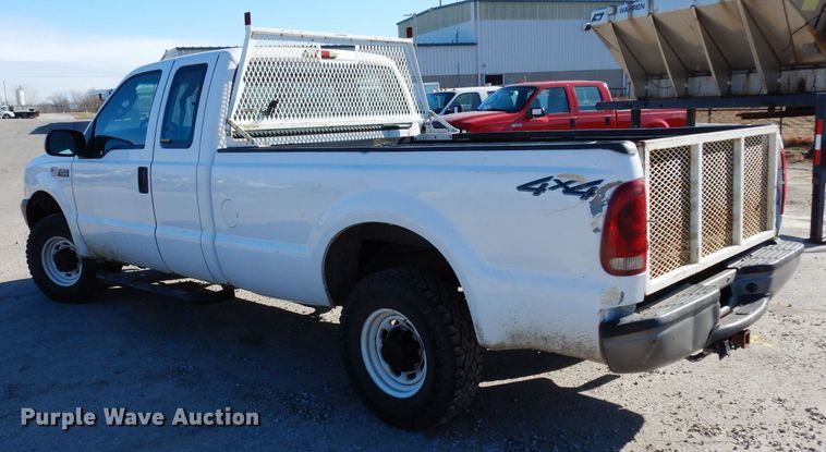 image for item DE4221 2003 Ford F250 Super Duty XL SuperCab pickup truck