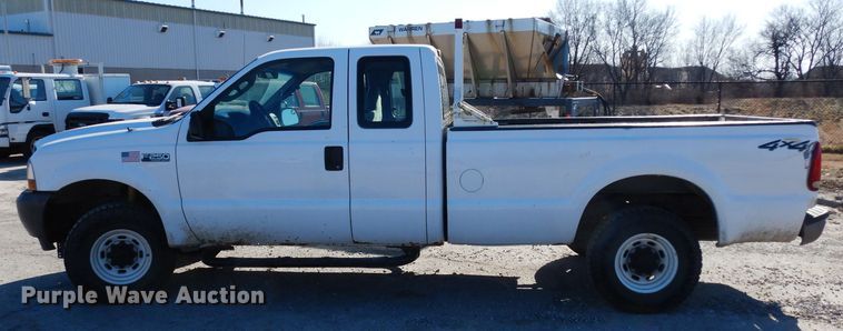 image for item DE4221 2003 Ford F250 Super Duty XL SuperCab pickup truck