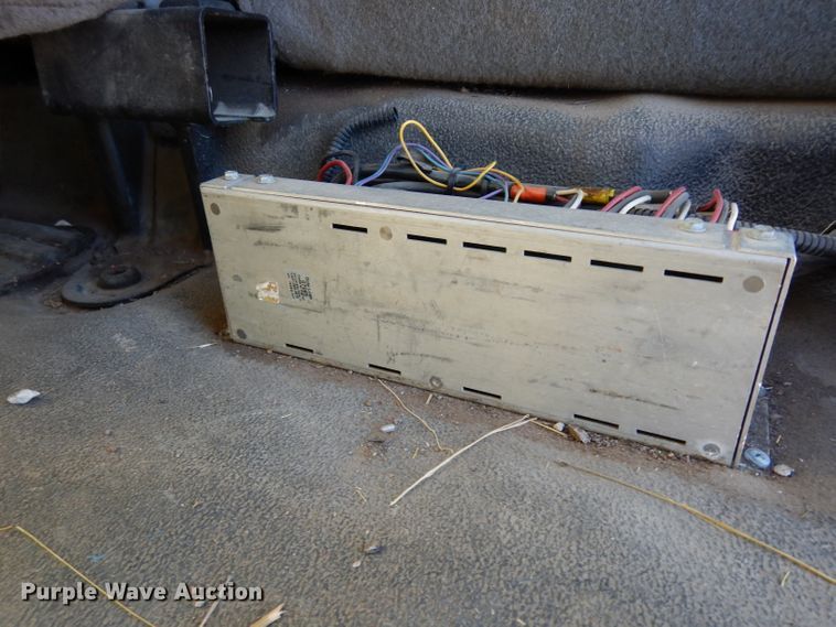 image for item DE4221 2003 Ford F250 Super Duty XL SuperCab pickup truck