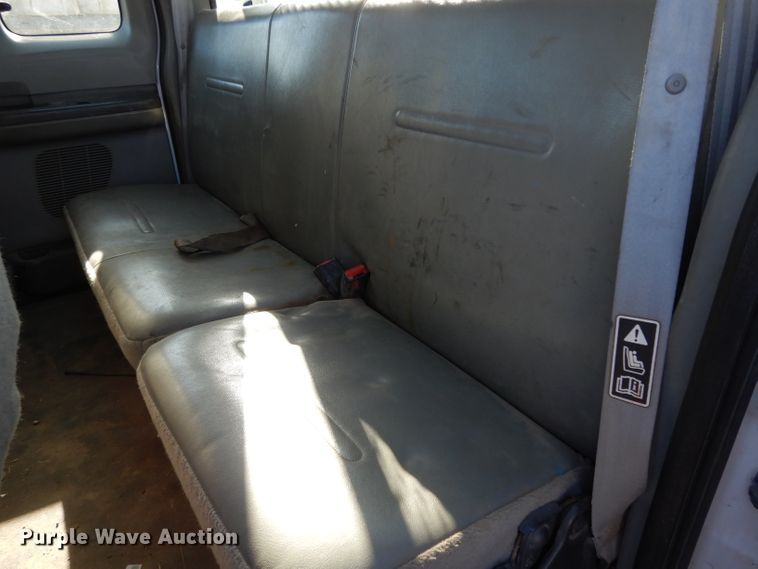 image for item DE4221 2003 Ford F250 Super Duty XL SuperCab pickup truck