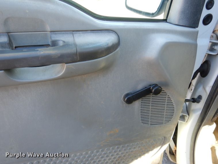 image for item DE4221 2003 Ford F250 Super Duty XL SuperCab pickup truck