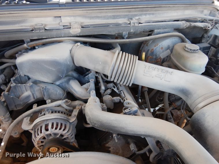 image for item DE4221 2003 Ford F250 Super Duty XL SuperCab pickup truck