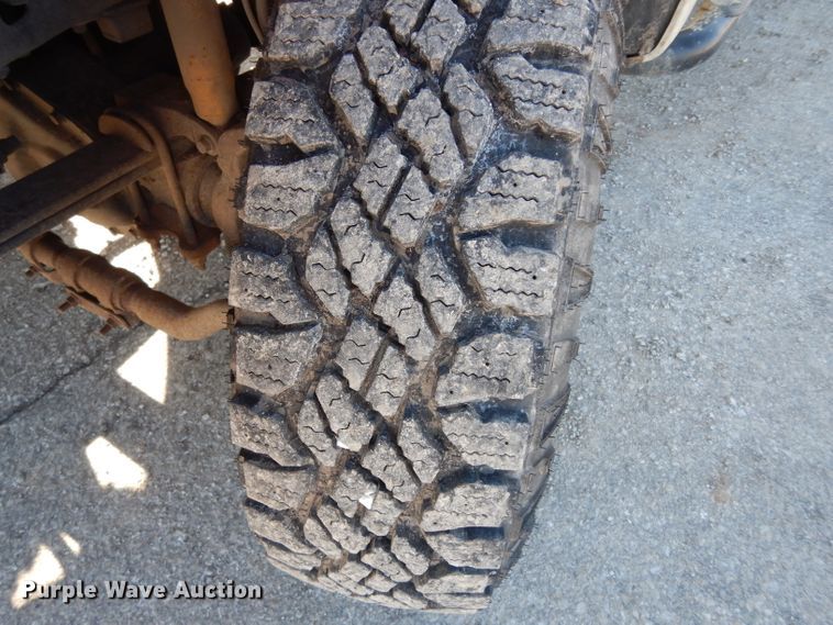 image for item DE4221 2003 Ford F250 Super Duty XL SuperCab pickup truck