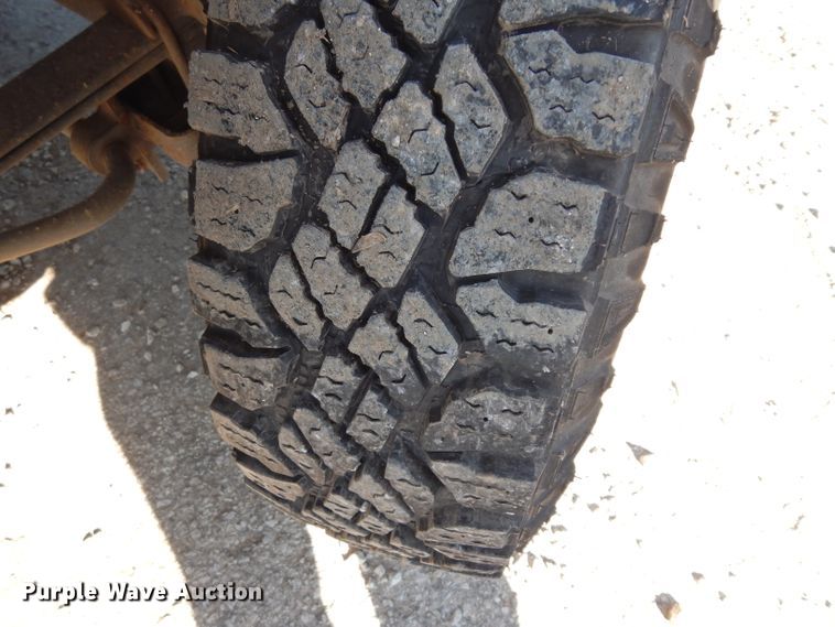 image for item DE4221 2003 Ford F250 Super Duty XL SuperCab pickup truck