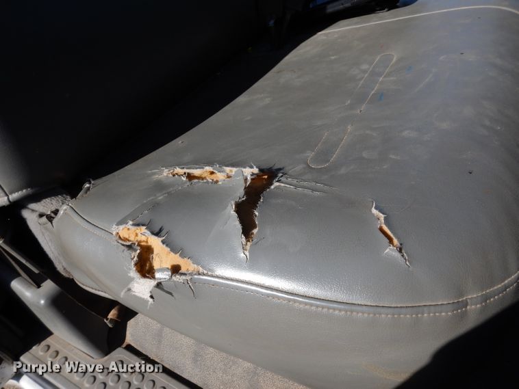 image for item DE4221 2003 Ford F250 Super Duty XL SuperCab pickup truck